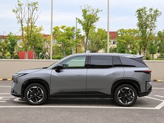 2025 Toyota bZ3X 58.3 kWh, серый, 2640000 рублей, вид 4