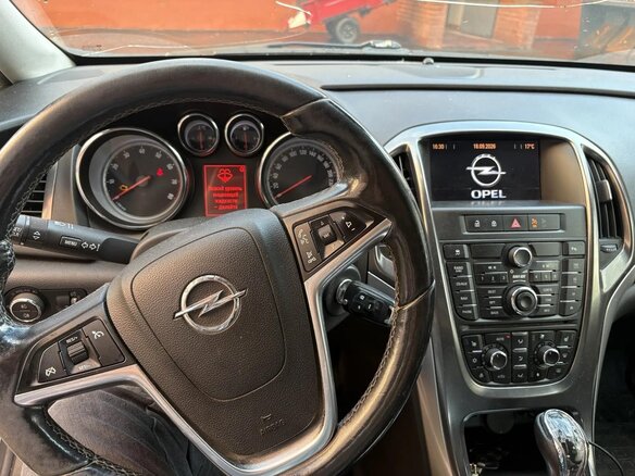 2011 Opel Astra J, белый - вид 6