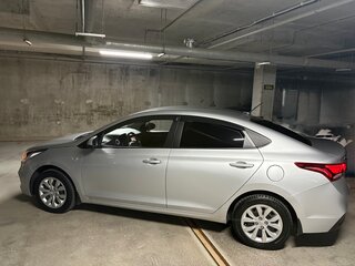 2017 Hyundai Solaris II, серебристый, 1380000 рублей, вид 4