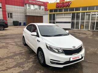 2016 Kia Rio III Рестайлинг, белый, 780000 рублей, вид 2