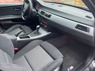 2011 BMW 3 серии 325i V (E90/E91/E92/E93) Рестайлинг, чёрный, 1500000 рублей, вид 3