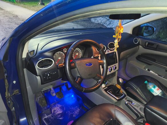 2010 Ford Focus II Рестайлинг, синий, 415000 рублей - вид 5