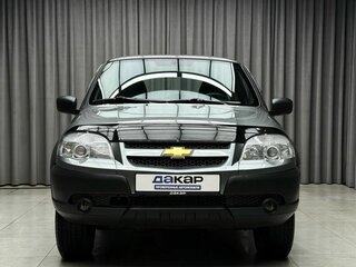 2013 Chevrolet Niva I Рестайлинг, зелёный, 599000 рублей, вид 2