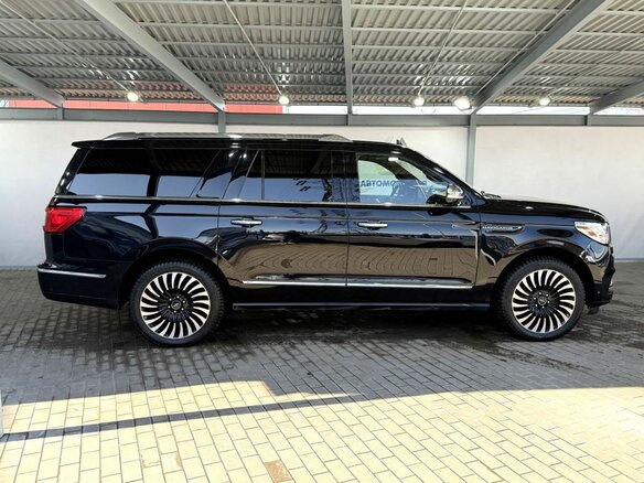 2019 Lincoln Navigator IV, чёрный, 7399000 рублей - вид 5