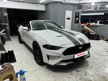 2020 Ford Mustang VI Рестайлинг, белый, 2390000 рублей, вид 1
