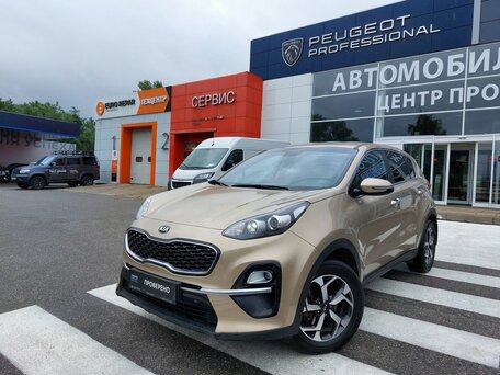 2018 Kia Sportage IV Рестайлинг, коричневый, 2120000 рублей, вид 3