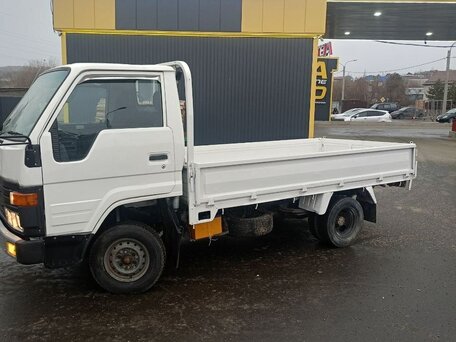 1995 Toyota TownAce, белый, 850000 рублей, вид 2