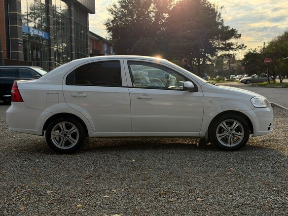 2010 Chevrolet Aveo I Рестайлинг, белый, 460000 рублей - вид 7