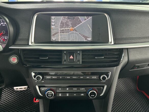 2019 Kia Optima IV Рестайлинг, белый, 1875000 рублей - вид 11