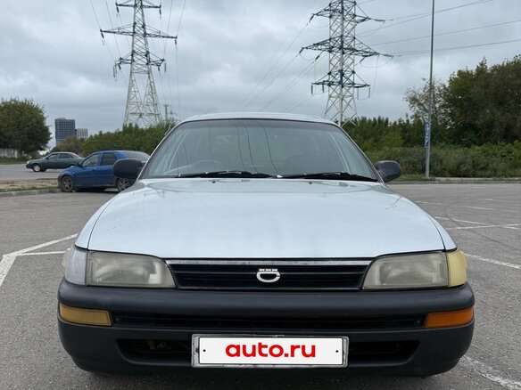 1992 Toyota Corolla VII (E100), серебристый, 230000 рублей - вид 1
