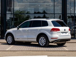 2014 Volkswagen Touareg II, белый, 1845000 рублей, вид 4