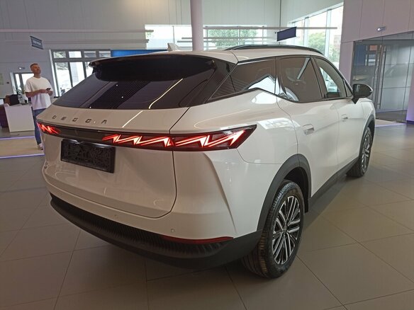 2026 Omoda C7, белый, 3099000 рублей - вид 6
