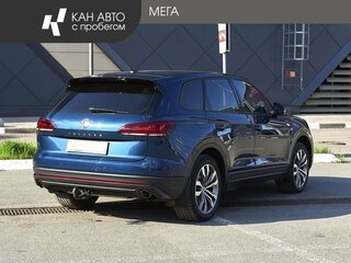 2018 Volkswagen Touareg III, синий, 3798000 рублей, вид 2