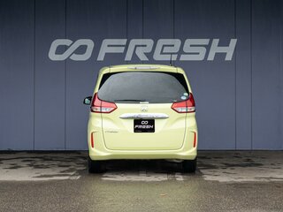 2018 Honda Freed II, жёлтый, 1350000 рублей, вид 4