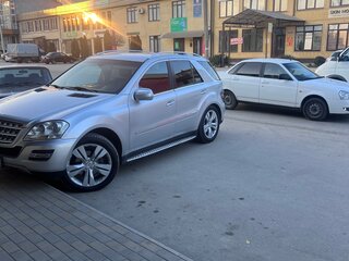 2008 Mercedes-Benz M-Класс 320 II (W164) Рестайлинг, серебристый, 1200000 рублей, вид 2