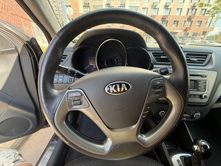 2017 Kia Rio III Рестайлинг, красный, 1400000 рублей, вид 5