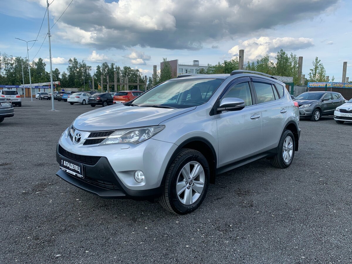 Открыть фотографии: Toyota RAV4 IV (XA40)
