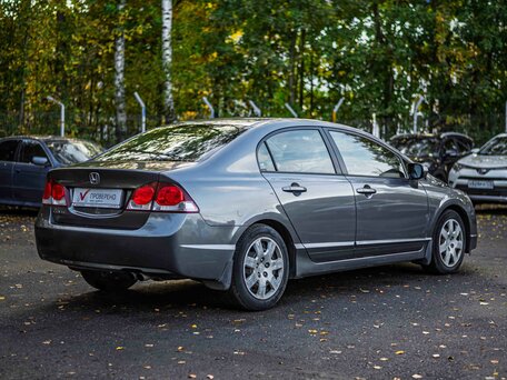 2011 Honda Civic VIII Рестайлинг, серый, 930000 рублей, вид 2