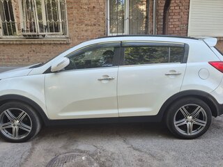 2011 Kia Sportage III, белый, 800000 рублей, вид 5
