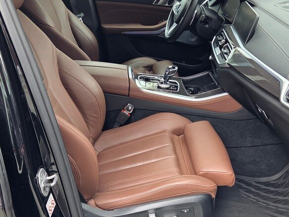 2022 BMW X5 40i IV (G05/G18), чёрный, 10810000 рублей - вид 10