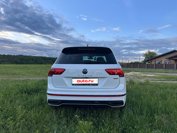 2021 Volkswagen Tiguan II Рестайлинг, белый, 3400000 рублей - вид 4