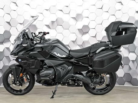 2025 BMW R 1300 RT, чёрный, 2949000 рублей, вид 3