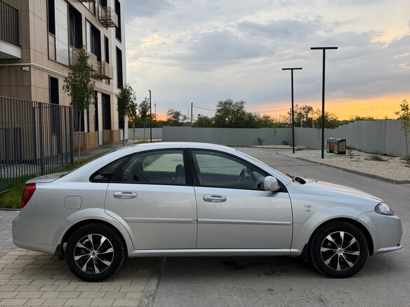 2013 Daewoo Gentra II, серебристый, 757500 рублей - вид 2