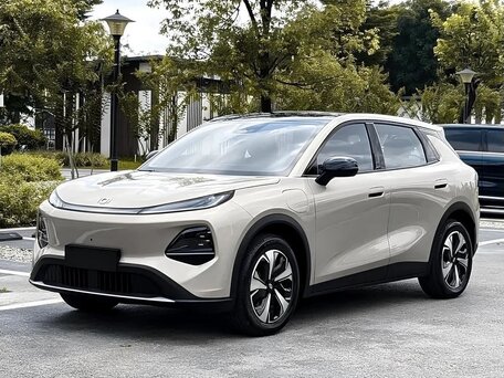 2026 Changan Qiyuan Q05 51.9 kWh II, серебристый, 2490013 рублей, вид 1