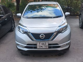 2019 Nissan Note e-Power II Рестайлинг, серебристый, 1250000 рублей, вид 2