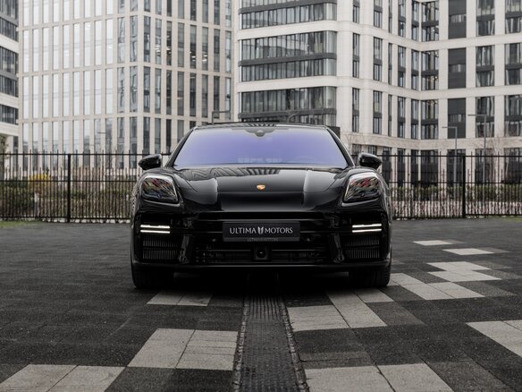 2026 Porsche Panamera GTS III, чёрный, 28300000 рублей - вид 1
