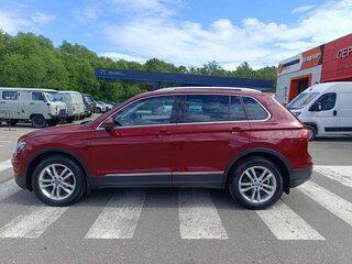 2017 Volkswagen Tiguan II, красный, 2310000 рублей, вид 4
