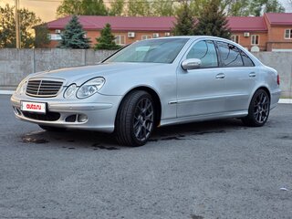 2005 Mercedes-Benz E-Класс 200 III (W211, S211), серебристый, 880000 рублей, вид 1