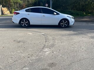 2018 Kia Cerato III Рестайлинг (Classic), белый, 1190000 рублей, вид 5