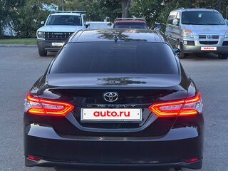 2021 Toyota Camry VIII (XV70) Рестайлинг, чёрный, 1900000 рублей, вид 4