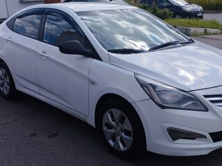 2015 Hyundai Solaris I Рестайлинг, белый, 515000 рублей, вид 1