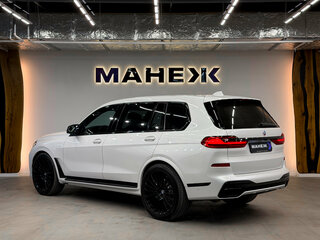 2021 BMW X7 40i I (G07), белый, 9200000 рублей, вид 4
