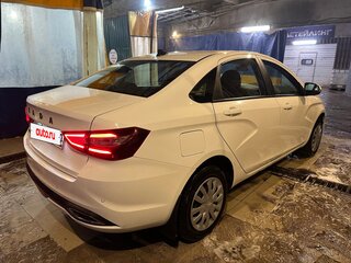 2024 Lada (ВАЗ) Vesta I Рестайлинг (NG), белый, 1250000 рублей, вид 5