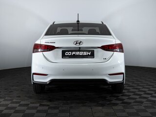 2018 Hyundai Solaris II, белый, 1240000 рублей, вид 4