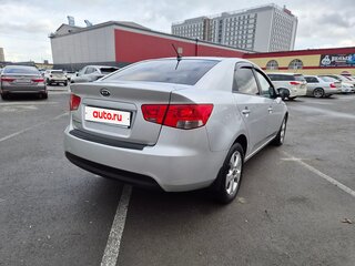 2009 Kia Cerato 4-speed II, серебристый, 700000 рублей, вид 5