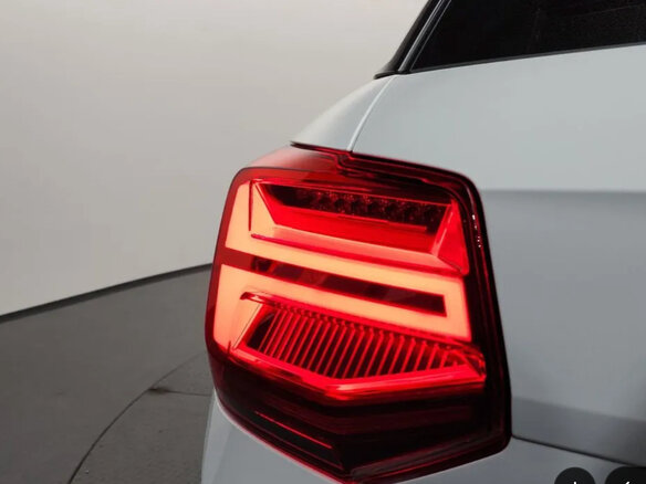 2023 Audi Q2 35 TDI I Рестайлинг, белый, 2890000 рублей - вид 11