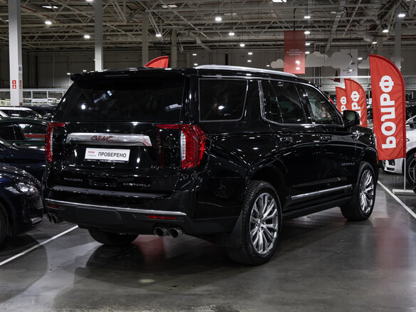 2022 GMC Yukon V, чёрный, 7050103 рублей - вид 6