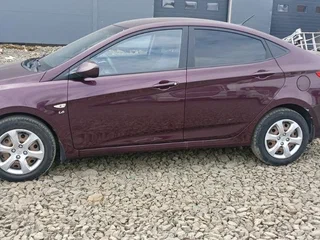 2012 Hyundai Solaris I, фиолетовый, 750000 рублей, вид 4