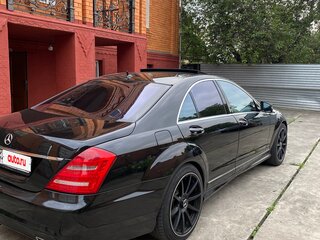 2010 Mercedes-Benz S-Класс 500 V (W221) Рестайлинг, чёрный, 1800000 рублей, вид 4