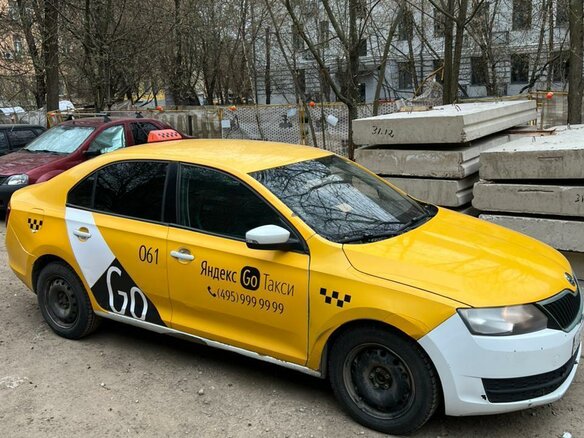 2017 Skoda Rapid I, жёлтый, 450000 рублей - вид 3