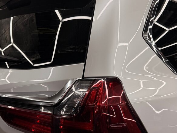 2017 Lexus LX 570 III Рестайлинг 2, белый, 11500000 рублей - вид 10