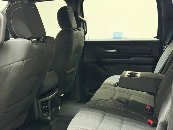 2025 Ram 1500 Crew Cab V Рестайлинг, чёрный - вид 10
