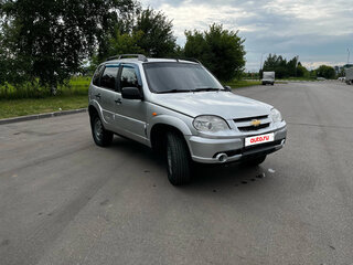 2009 Chevrolet Niva I Рестайлинг, серебристый, 330000 рублей, вид 4