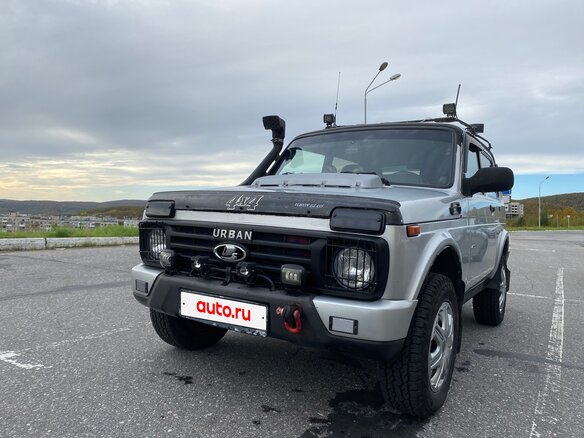 2017 Lada (ВАЗ) 2121 (4x4) Urban I Рестайлинг, серебристый, 590000 рублей - вид 1