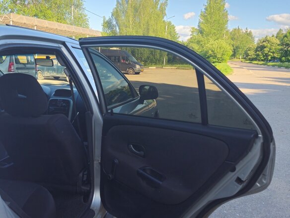 2003 Mitsubishi Carisma I Рестайлинг, серебристый, 385000 рублей - вид 12