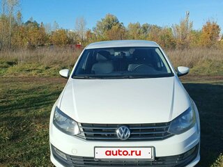 2016 Volkswagen Polo V Рестайлинг, белый, 930000 рублей, вид 2